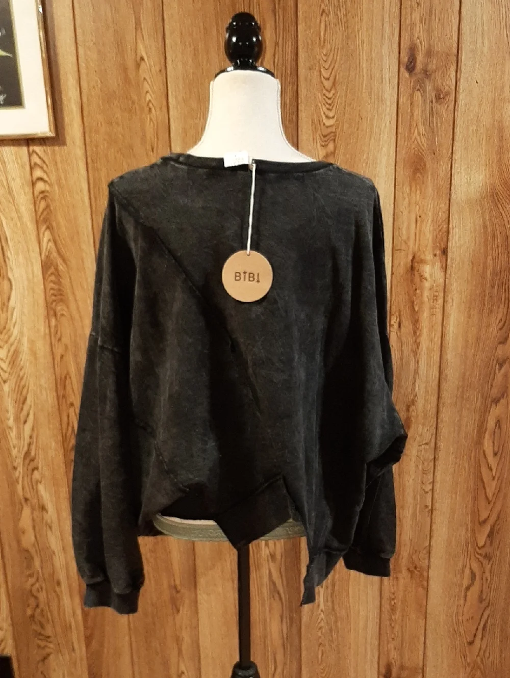 🥀🍋NWT BiBi Long-Sleeved Black Mineral-Wash Uneven Hem Sweatshirt (XL) 🥀 - Picture 6 of 8